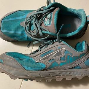 Altra Lone Peak Trail Running Shoes